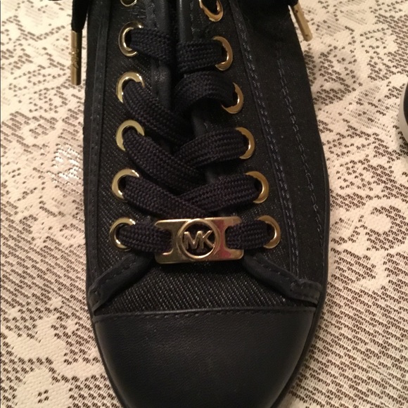 Michael Kors Kristy Sneaker Women’s Size 6, Color Denim - Picture 5 of 5